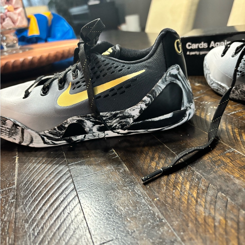 Nike boys Gray and Gold Athletic Shoes Kobe size 5.5 - Picture 3 of 7